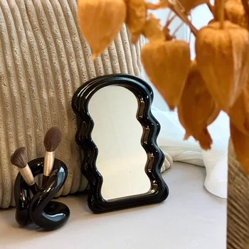 Вълнообразните декоративни огледала за грим, минималистичные настолни огледала за спални, стоящи Specchio Начало Декор, естетичен YY50DM